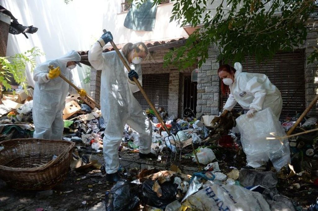 Continúa el operativo para limpiar hogares que están desalojados en La Plata