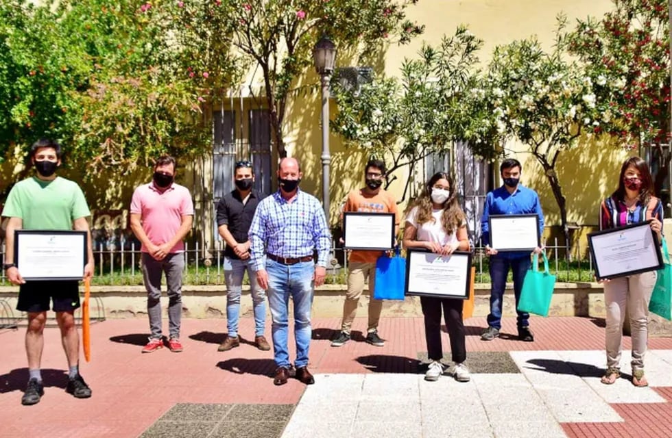 El intendente de Tupungato distinguió a 5 alumnos que participaron en la Olimpiada Argentina de Física