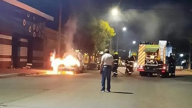 Incendio Vehicular en Arroyito