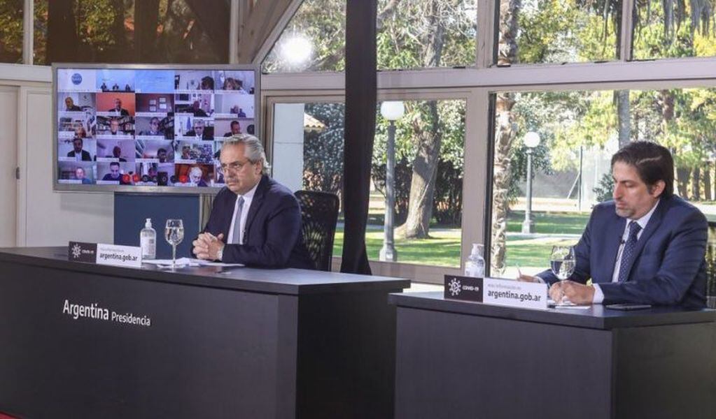 Alberto Fernández y el ministro Nicolás Trotta anunciando fondos para obras en la UNaM y otras universidades públicas\u002E