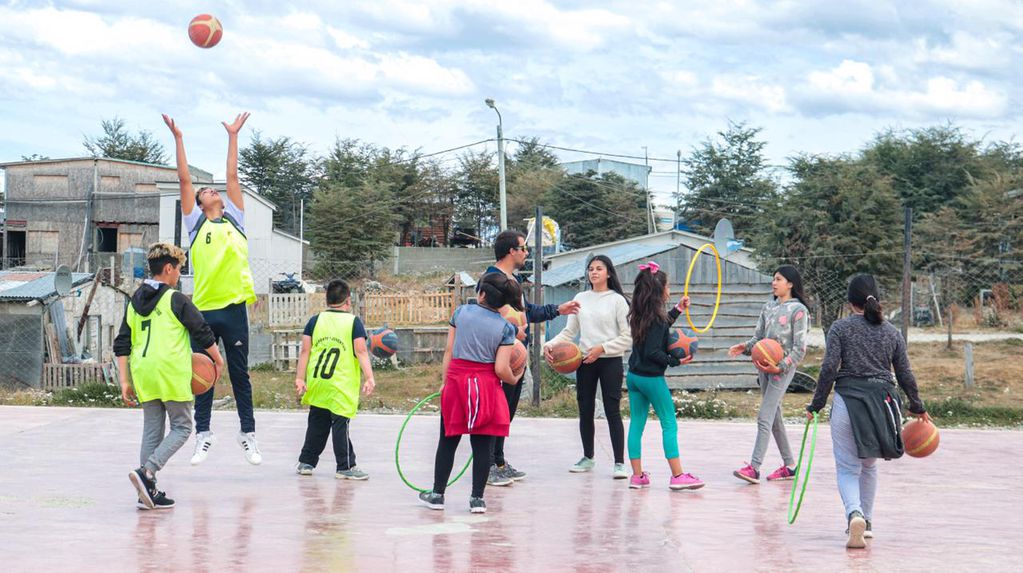 Esta semana, se dio inicio a las actividades deportivas al aire libre en Tolhuin, en grupos reducidos y respetando los protocolos.