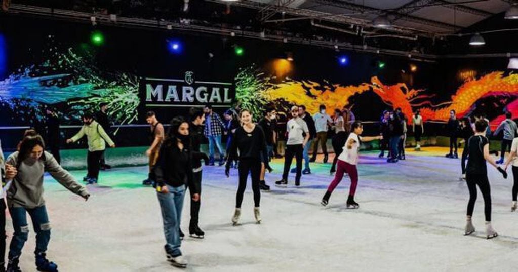 Margal, la pista de hielo ideal para visitar en el Día del Amigo.
