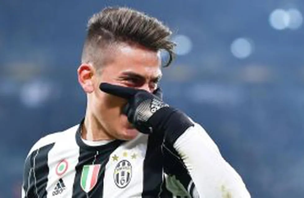 Juventus' Paulo Dybala celebrates after scoring during an Italian Cup, round of 16 soccer match, at the Juventus Stadium in Turin, Italy, Wednesday, Jan. 11, 2017. (Alessandro Di Marco/ANSA via AP) italia turin Paulo Dybala futbol copa de italia futbolist