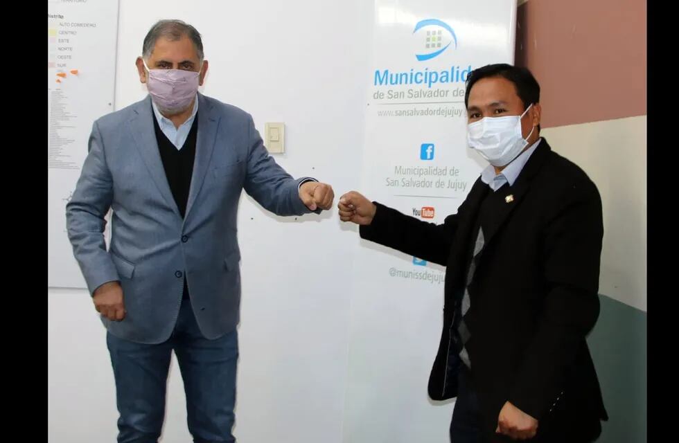 El intendente de San Salvador de Jujuy, Raúl Jorge, recibió la visita del cónsul del Estado Plurinacional de Bolivia en la provincia, Juan Ino Mamani.