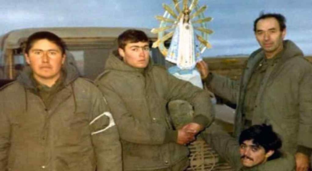 La imagen de la Virgen de Luján había sido llevada a las Islas Malvinas el 9 de abril de 1982, una semana después del desembarco de las tropas argentinas. (La Nación)