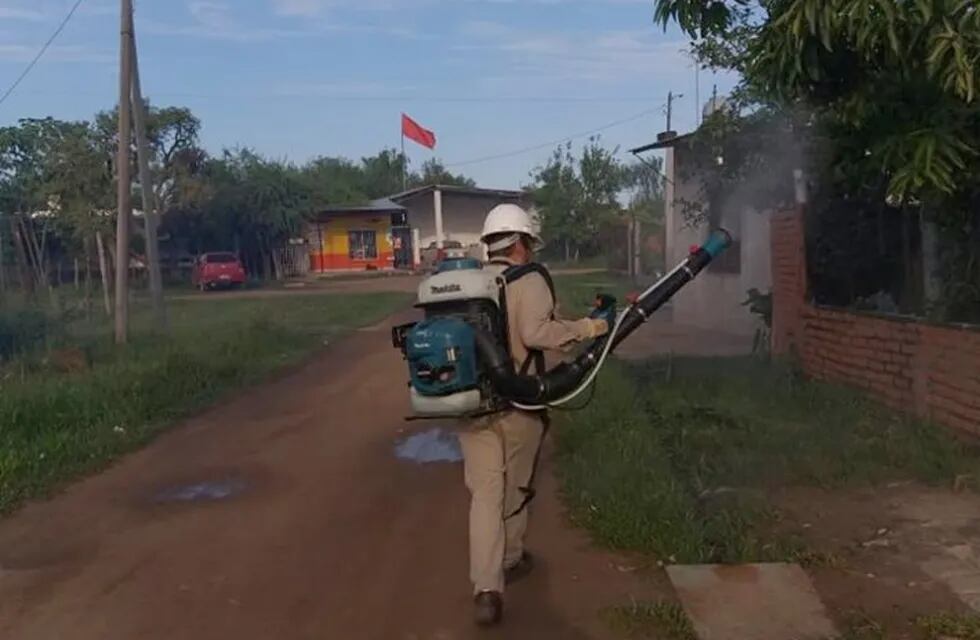 Ante un nuevo caso de dengue, el Ministerio de Salud fumigó la zona sur de Resistencia.