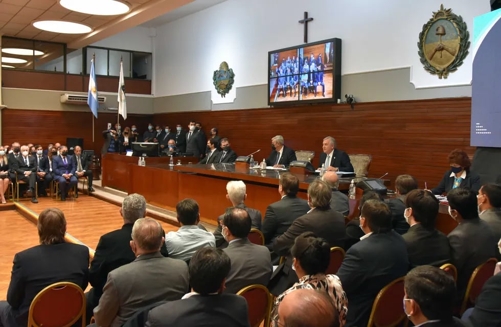 El gobernador Gerardo Morales inauguró el 161er. período de sesiones ordinarias de la Legislatura de Jujuy destacando en su mensaje a la ciudadanía la existencia de "hitos históricos puestos en marcha" y un "rumbo claro" de trasformación de la provincia.