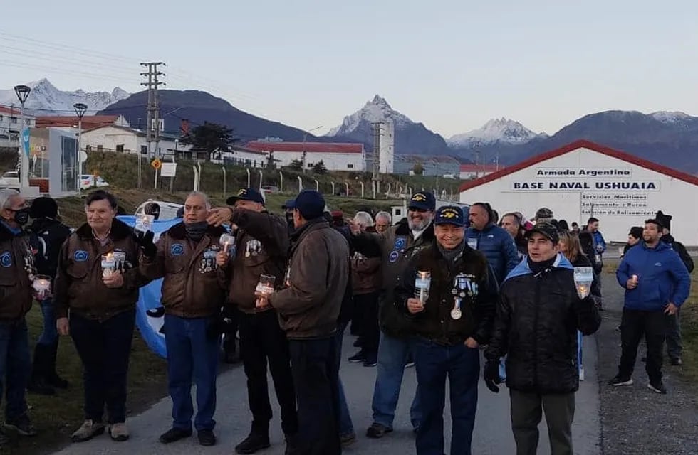 Marcha de antorchas homenaje a la tripulación del Crucero A.R.A "General Belgrano".