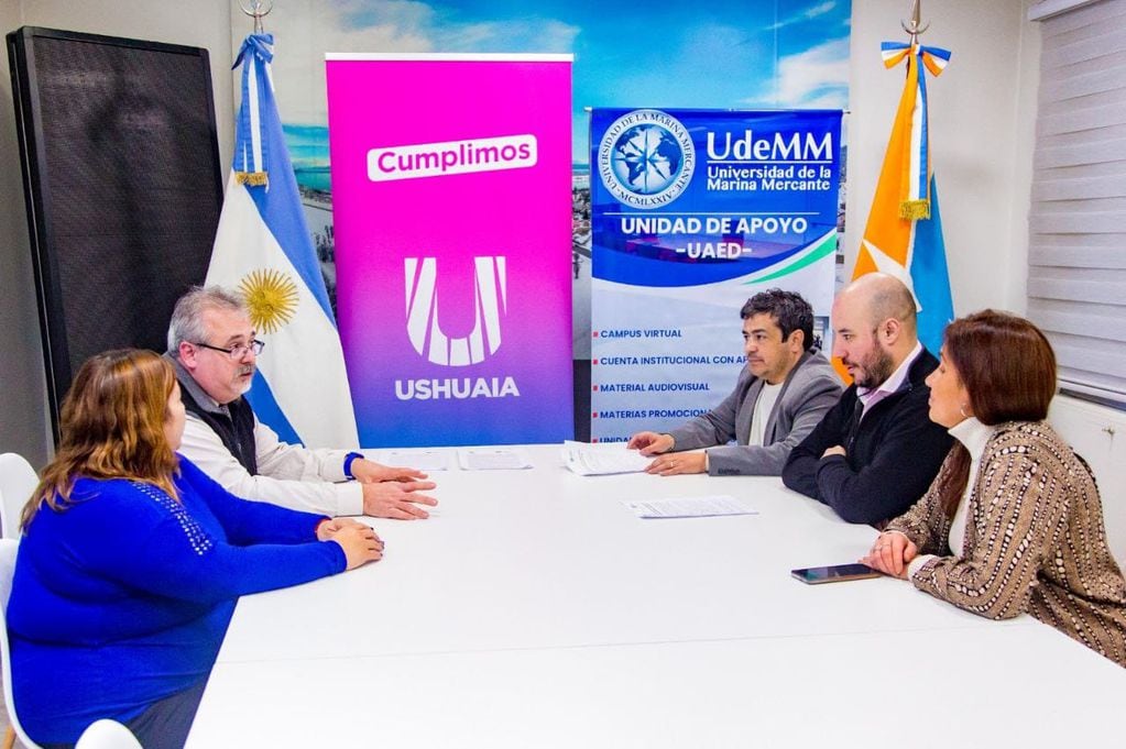 Ushuaia: firman convenio con la Universidad de la Marina Mercante