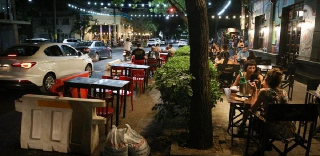 Presentar proyecto para extender veredas en bares y restaurantes en Eldorado.