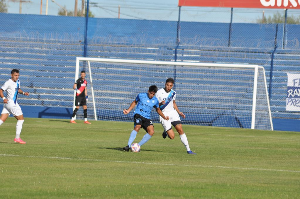 Estudiantes sigue adelante en la Primera Nacional jugando en Puerto Madryn frente a Guillermo Brown. (@EstudiantesRio4)