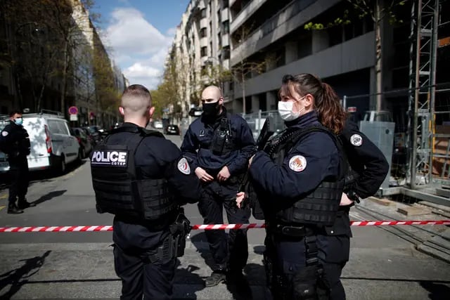 Tiroteo frente a un hospital en París dejo un muerto y una persona herida
