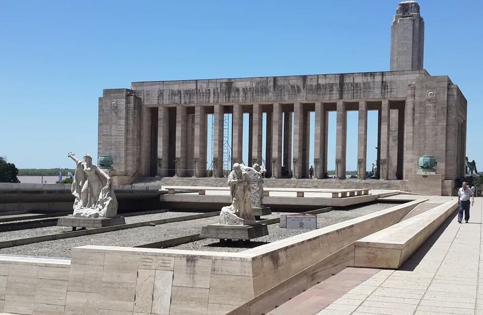 La ciudad amaneció con el cielo despejado.