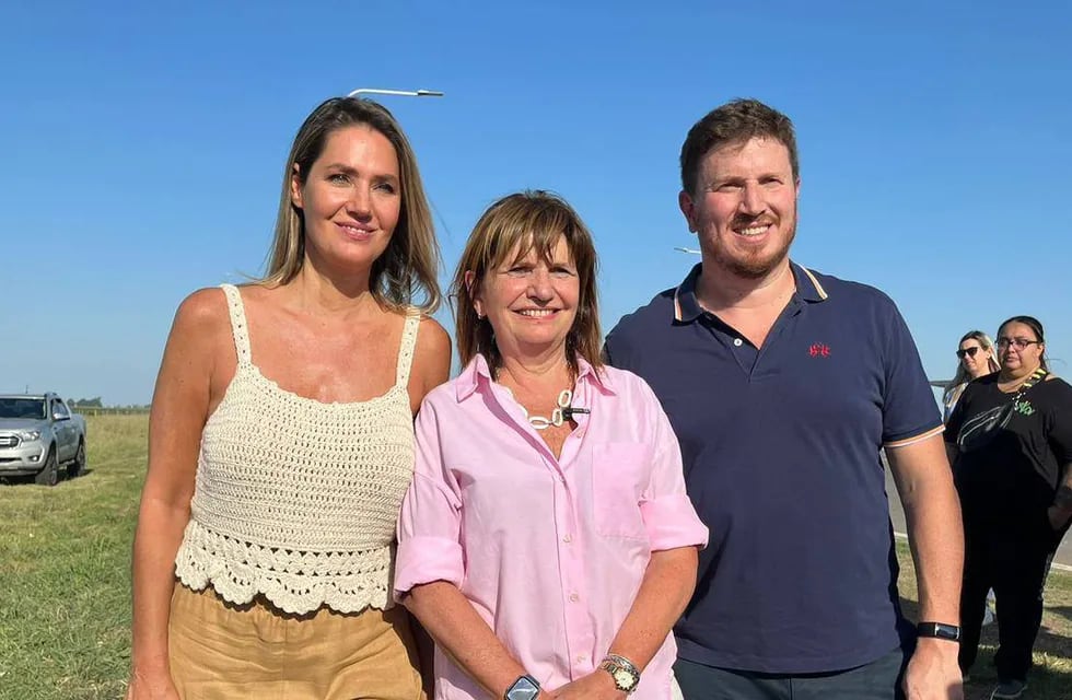 Carolina Losada, Patricia Bullrich y Federico Angelini se reunieron con productores agropecuarios de Uranga, en el sur de la provincia de Santa Fe.