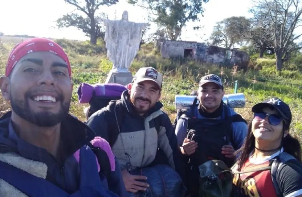 El grupo de cuatro aventureros busca llegar a México a pie en dos o tres años.