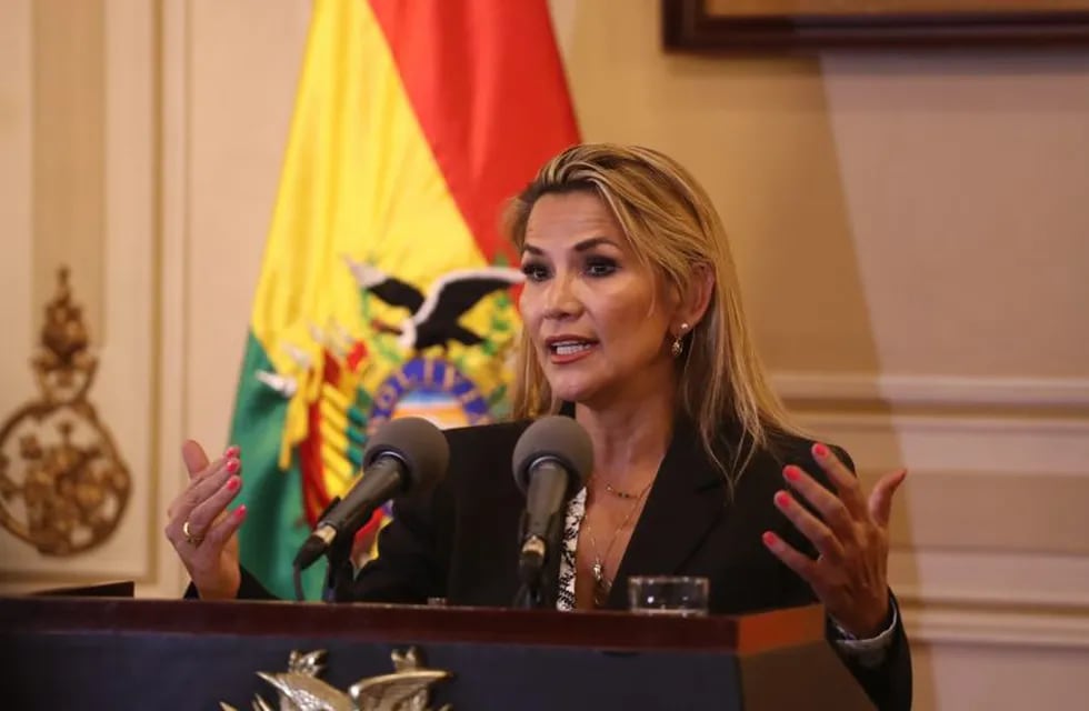 Bolivia: Jeanine Áñez convocará a elecciones y derogará el fallo que habilitó a Evo Morales a postularse.