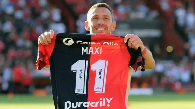 Festejo de Maxi Rodríguez tras el gol en el Coloso