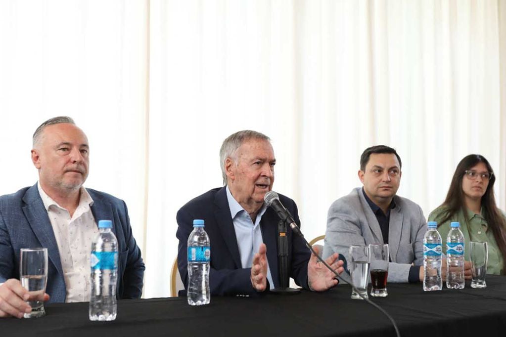 Elecciones 2023: Juan Schiaretti en Villa María, junto al ministro Eduardo Accastello y al secretario de Comunicación, Marcos Bovo. (La Voz)