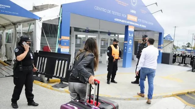 Testeos en Ezeiza (Archivo / Clarín)