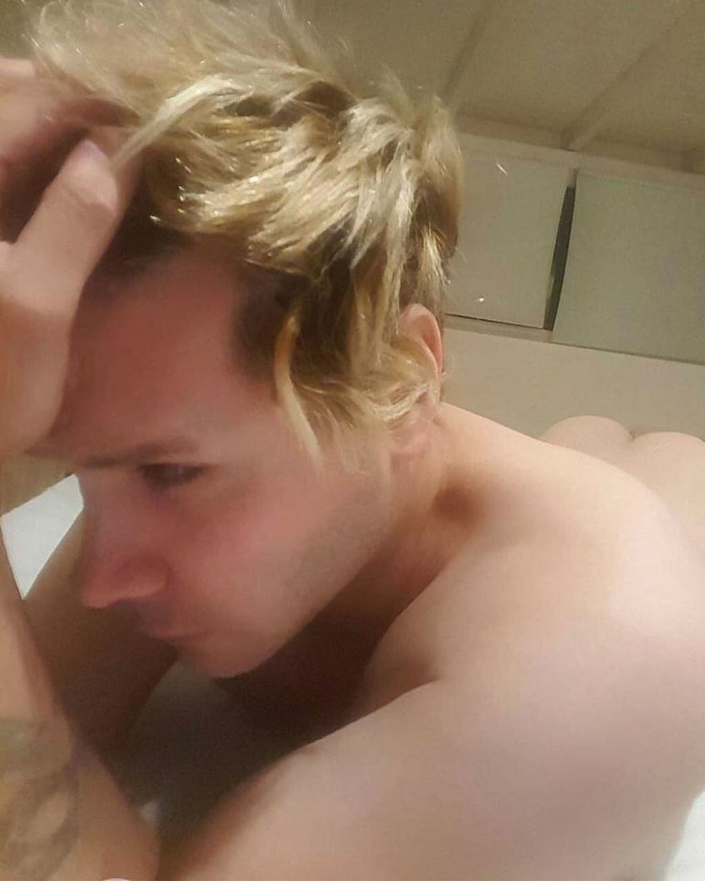 Tomasito Süller desafío la censura de Instagram con dos fotos totalmente desnudo (Instagram @elgrantomasito)