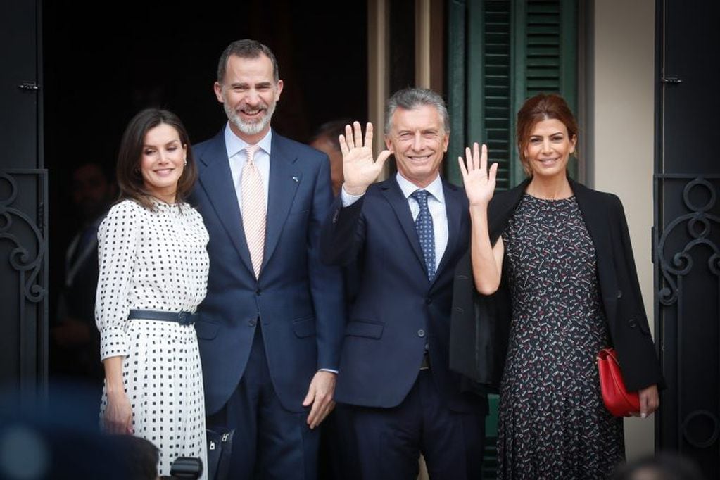 Juliana Awada, Leticia y dos vestidos "con la misma onda". (EFE)