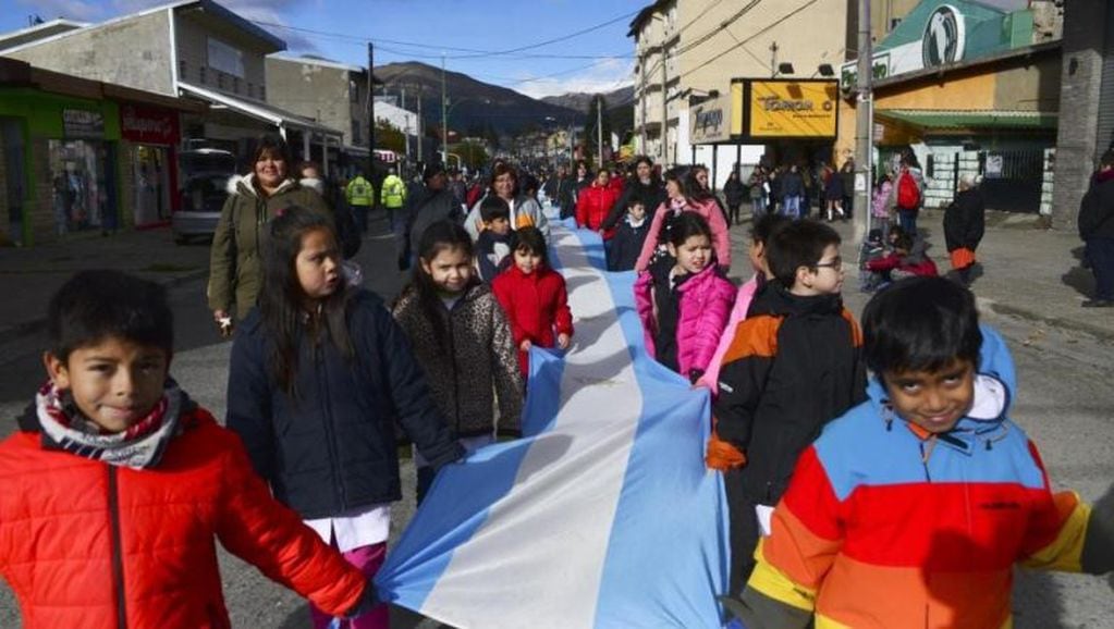 desfile por el aniversario de Bariloche
