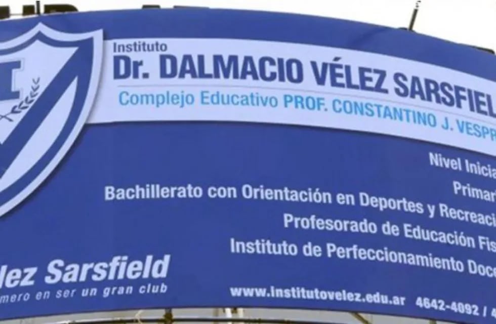 El colegio de Vélez Sarsfield, bajo la lupa por la denuncia de 20 alumnas por acoso y abuso sexual en los viajes de estudio.