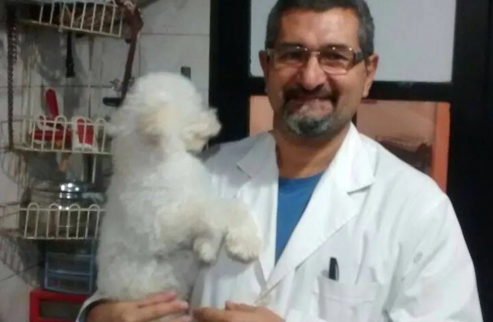 Ricardo González, médico veterinario.