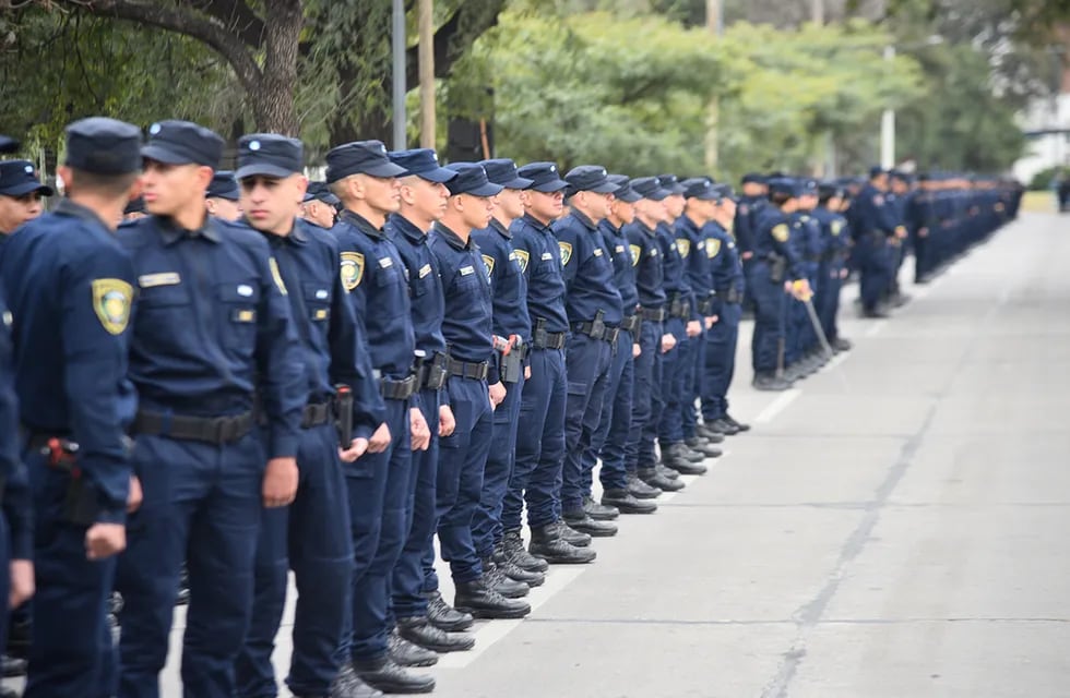 La presentación de los 1.500 cadetes de las escuelas de la Policía de Córdoba.