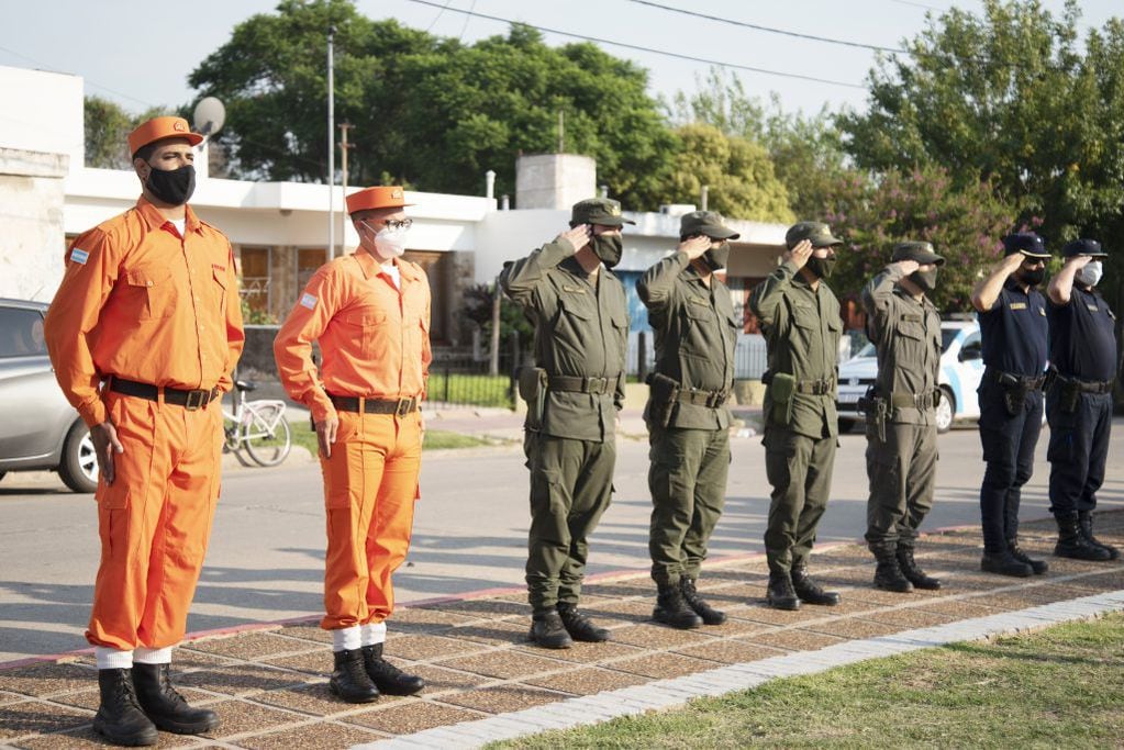 Izaron la bandera Plazoleta Malvinas Argentinas Arroyito