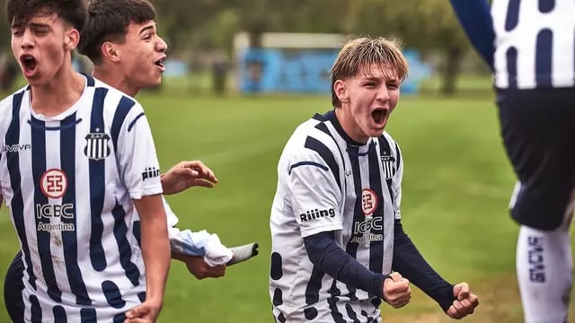 Talleres se quedó con el titulo del Torneo Regional Federal Juvenil al vencer en la final a Belgrano, en la serie de partidos jugados en Villa Esquiú. (Prensa Talleres)