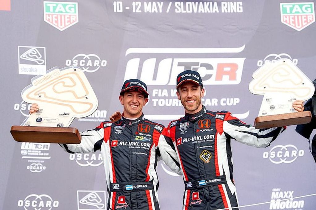 Bebu y Guerrieri, en una notable temporada 2019 en la WTCR. El bonaerense ganó el año pasado la Carrera 2 en el desafiante Nordschleife del Nürburgring, donde corren este viernes y sábado.