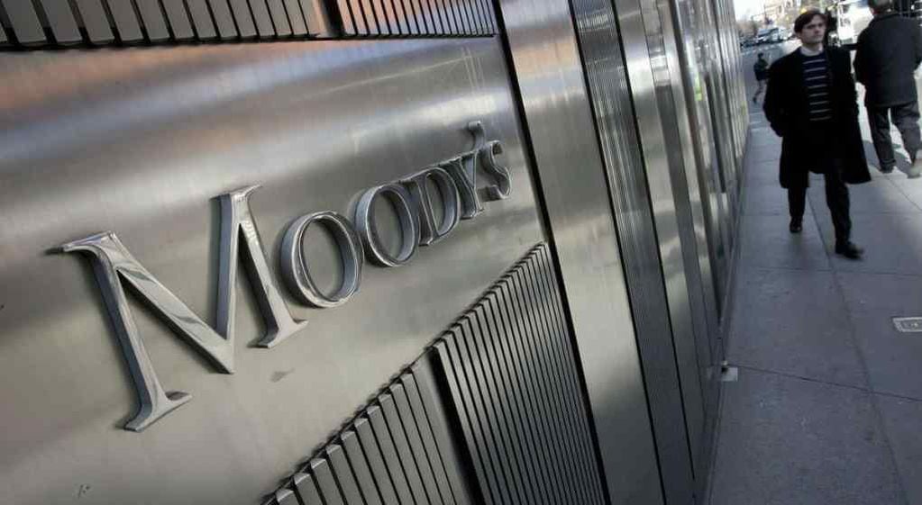Moody’s se refirió a la negociación con el FMI y alertó: “Tarde o temprano va a haber una devaluación”. (La Voz / Archivo)