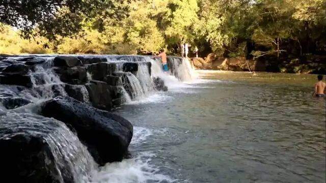 Joven se tiró de cabeza al arroyo Cuña Piru y sufrió graves heridas en la cabeza en Ruiz de Montoya