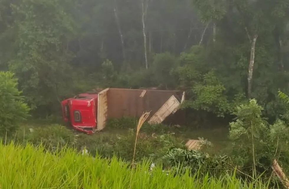 El Soberbio: Un camionero falleció tras despistar sobre la ruta provincial 13.