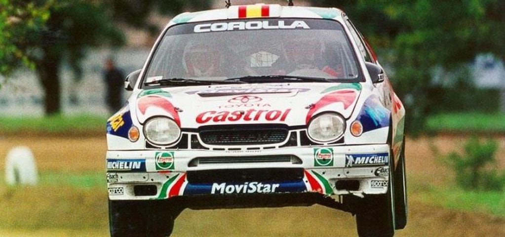 Sainz, al volante del Toyota Corolla WRC, auto campeón de Constructores en 1999; gracias en gran parte al piloto español.