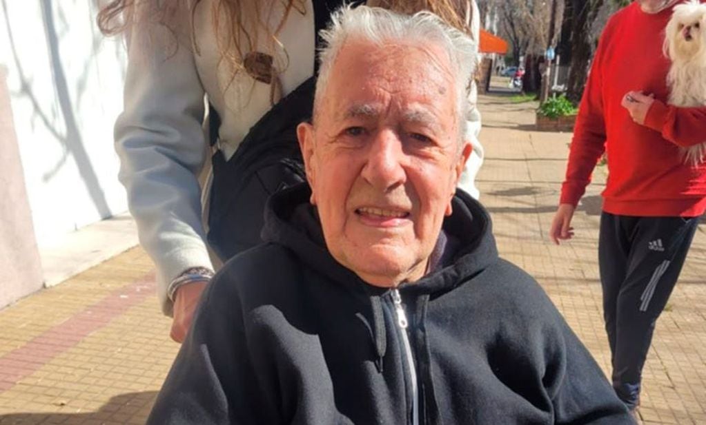 El hombre de 102 años de La Plata que fue a votar en las P.A.S.O.