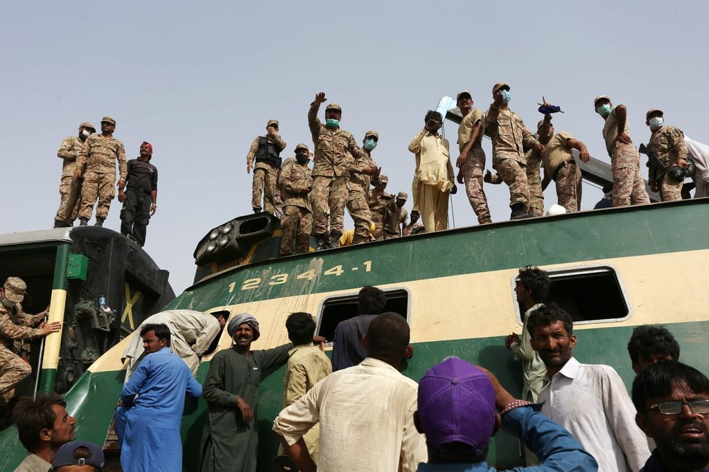 Choque de trenes en Pakistán