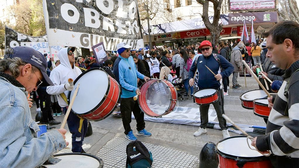 Piqueteros analizan realizar una manifestación frente al Ministerio de Desarrollo Social la semana próxima. Foto: Orlando Pelichotti/Los Andes.