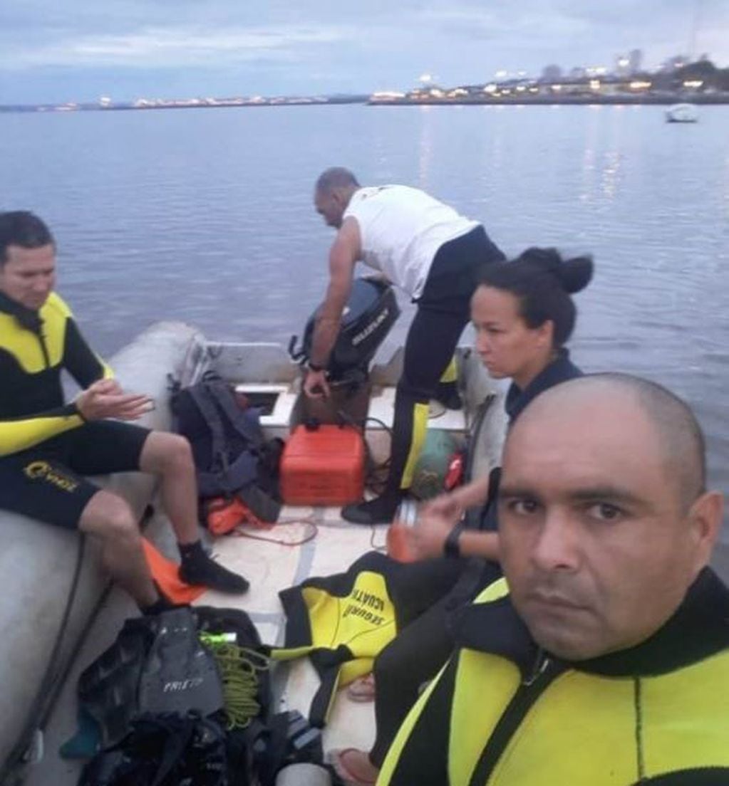 Siguen las tareas de búsqueda del joven desaparecido en el río Paraná. (Foto: Misiones Online)