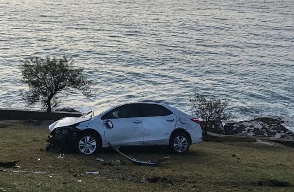 Se despistó un auto que iba por la costa de Mar del Plata: \