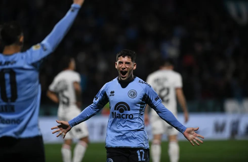 Golazo de Ulises Sánchez en el empate de Belgrano contra Newell's. De lo poco bueno que dejó el fin de semana (Facundo Luque / La Voz).