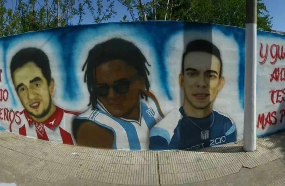 Mural homenaje a tres amigos fallecidos en barrio San Nicolás.