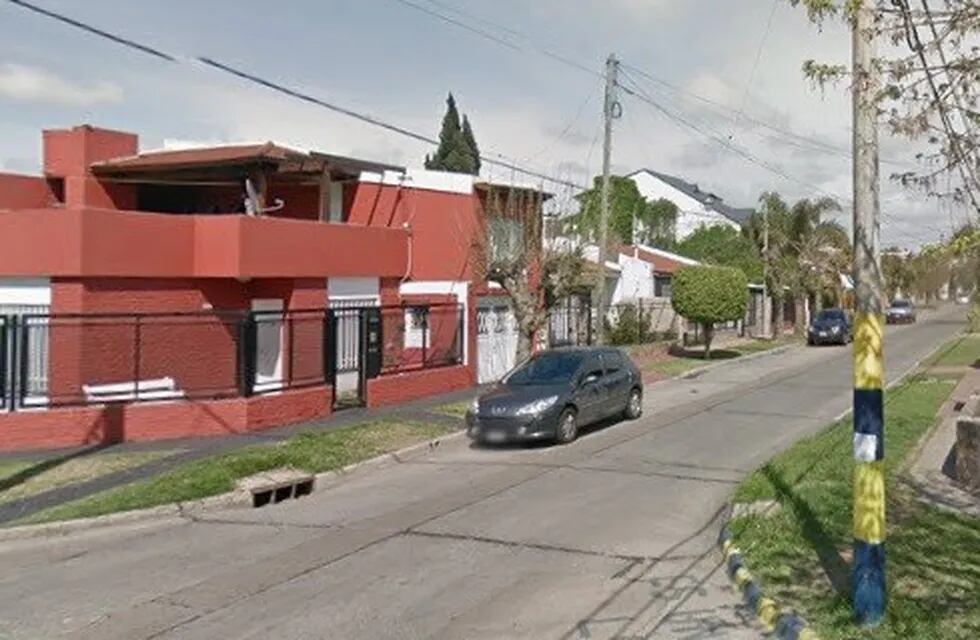 El hecho ocurrió en Fontanarrosa al 600. (Street View)