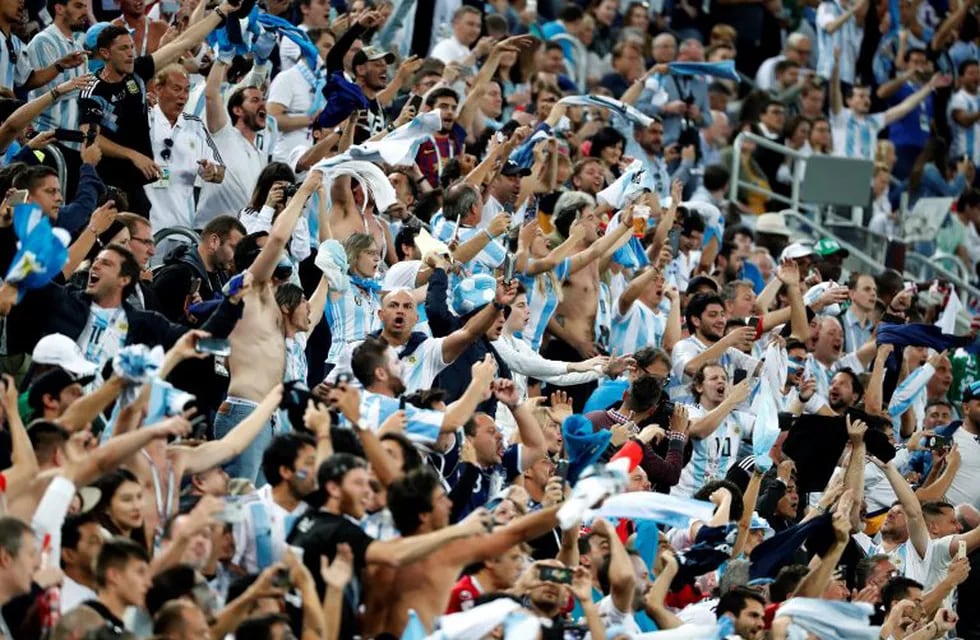 Hinchas argentinos en el Mundial. (EFE)