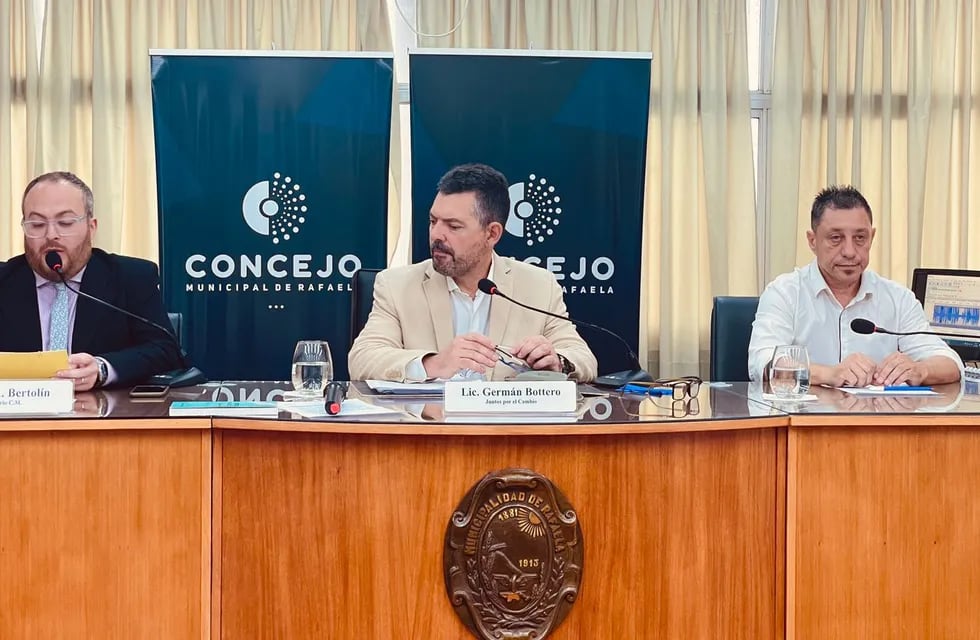 Franco Bertolín (Secretario), Germán Bottero (Presidente) y Marcelo Trigueros (Prosecretario) del Concejo Municipal