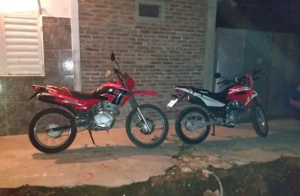 Las policía secuestró dos motocicletas en la casa de la supuesta autora intelectual. (@minsegsf)