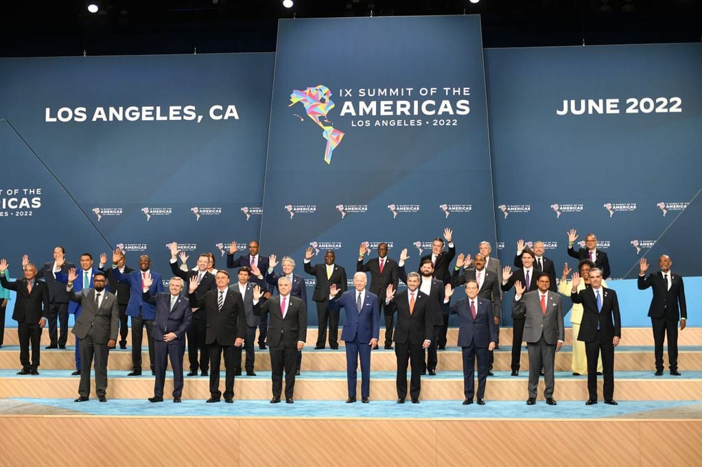 IX Cumbre de las Américas realizada en Los Angeles, Estados Unidos.