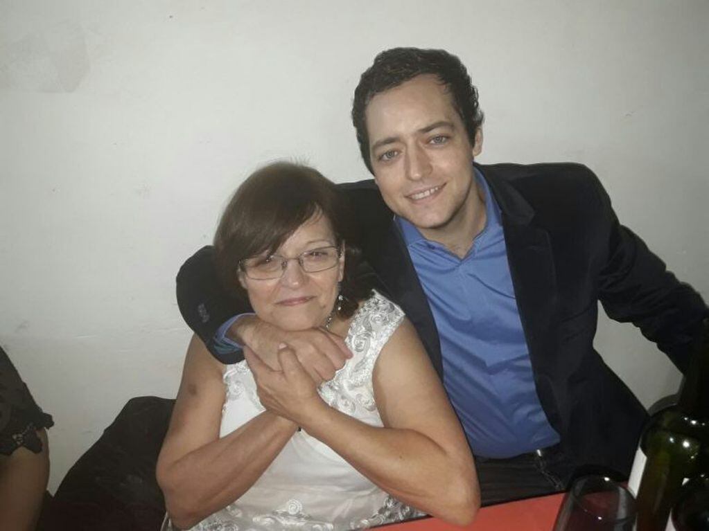Con su mamá Susana Edith Torti