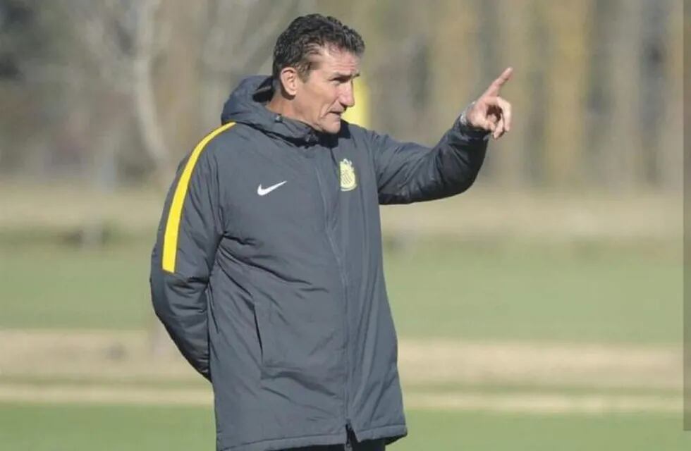 Edgardo Bauza cambiará el esquema para el choque ante Lanús. (Archivo)